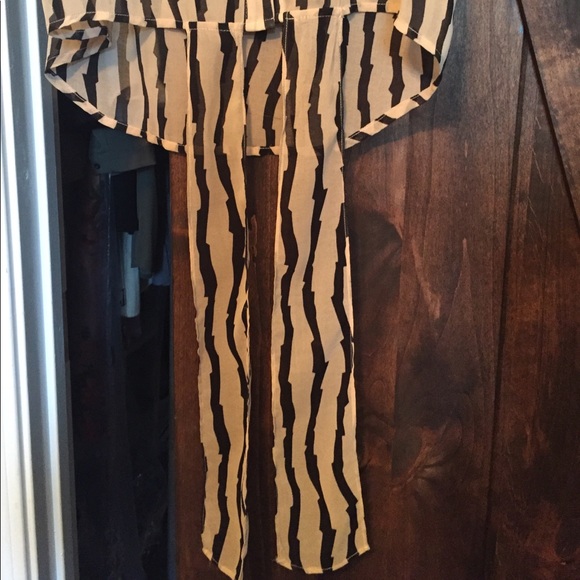 Sleeveless sheer chic button collar top - Picture 2 of 2